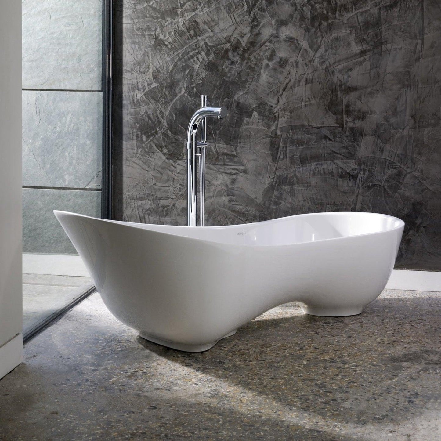 Freestanding bathtub
